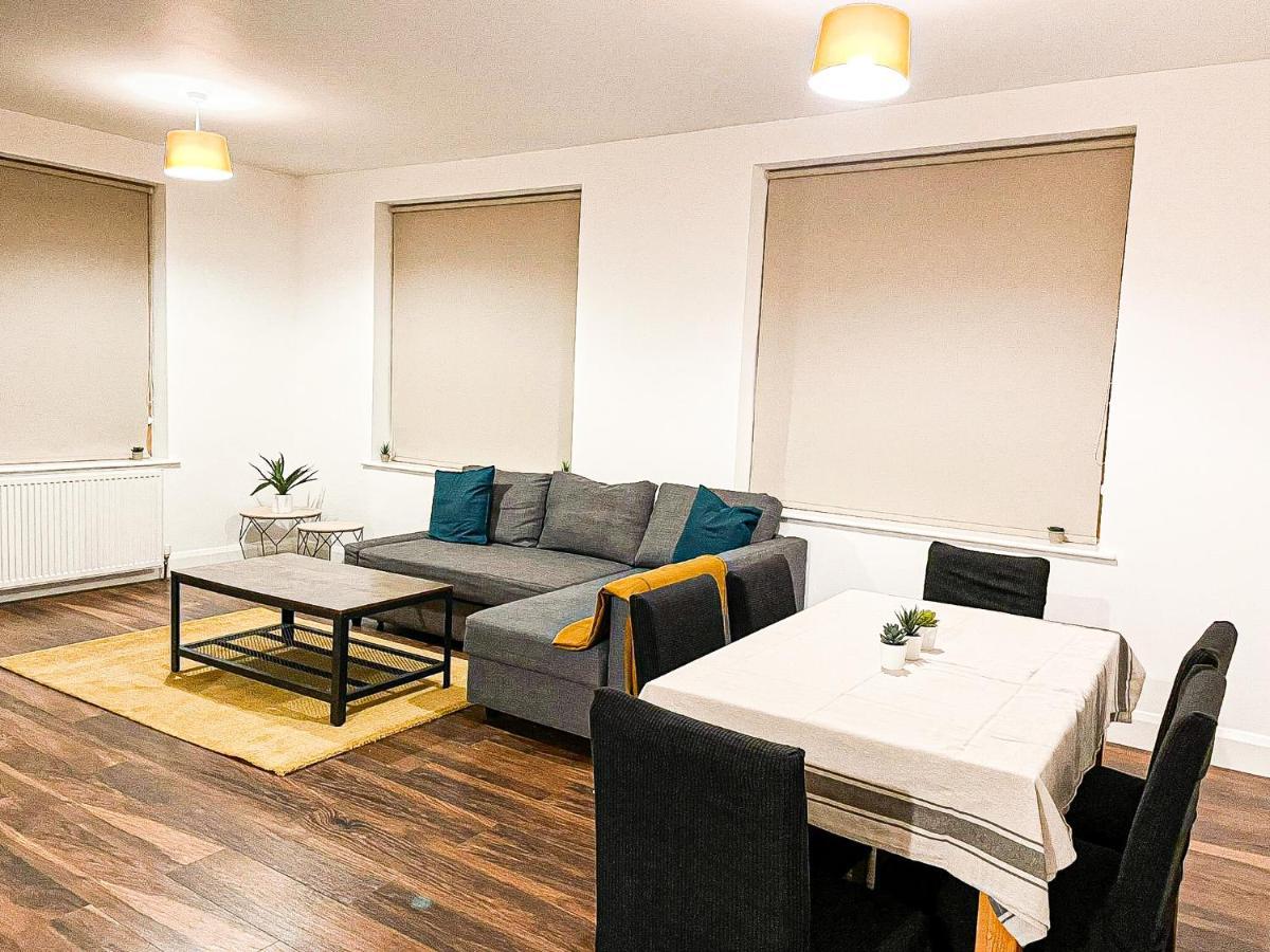 Apartment Stylish Watford 2 Bedroom And Sofa Bed With Free Parking *